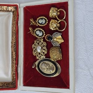 Luxurious Black and Gold Jewlery Bundle.